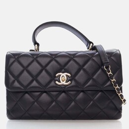 Chanel: Чёрная сумка на руку 