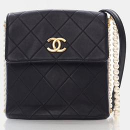 Chanel: Чёрная сумка 