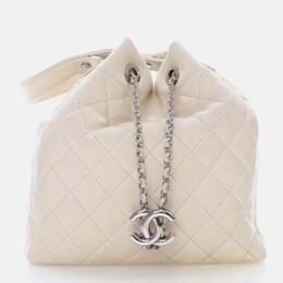Chanel: Белая сумка 