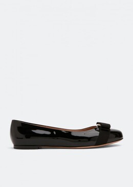 Ferragamo: Чёрные балетки  Varina