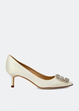 Manolo Blahnik: Белые туфли  Hangisi