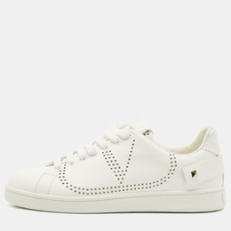 Valentino: Белые кроссовки  Rockstud