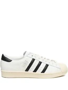adidas Originals: Белые кроссовки 