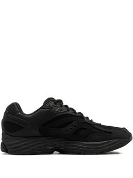 Saucony: Чёрные кроссовки 