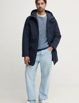 United Colors Of Benetton: Тёмная куртка 
