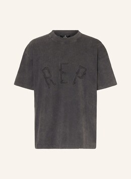 Represent: Чёрная футболка 
