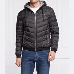 Armani Exchange: Чёрный пуховик 