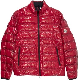Moncler: Красная куртка  Agar