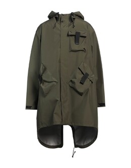 Moncler: Тёмный плащ 