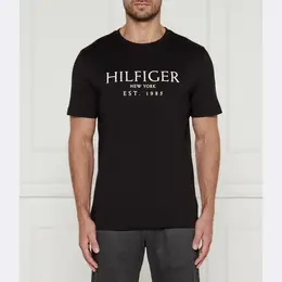 Tommy Hilfiger: Чёрная футболка 