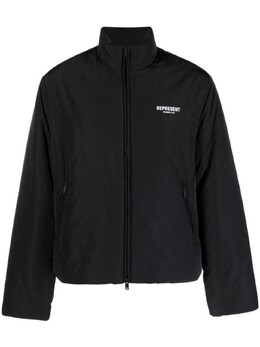 Represent: Чёрный пуховик 