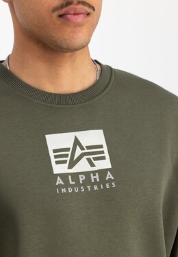 Alpha Industries: Тёмная толстовка 