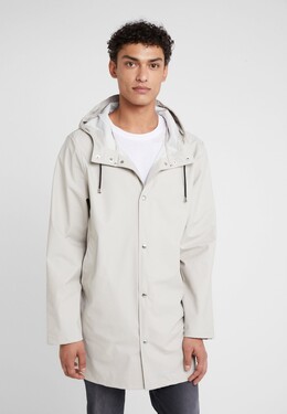 Stutterheim: Бежевый пуховик 