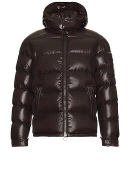 Moncler: Тёмная куртка 