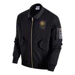 Nike: Чёрная куртка  Sportswear Club