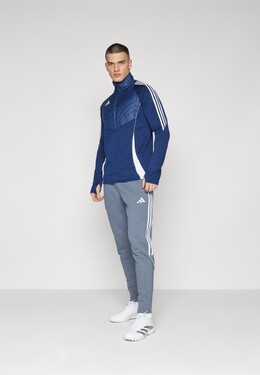 Adidas: Тёмная толстовка  Tiro