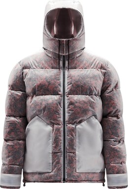 MCQ: Белый пуховик 