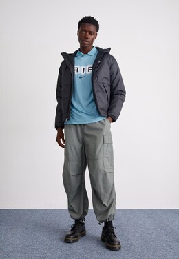 Nike: Зимний пуховик  Sportswear