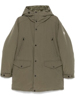 Moncler: Зелёное пальто 