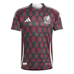 Adidas: Домашняя футболка 