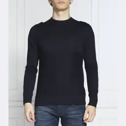 Armani Exchange: Обтягивающий свитер 