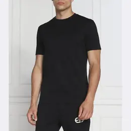 Emporio Armani: Обтягивающая футболка 