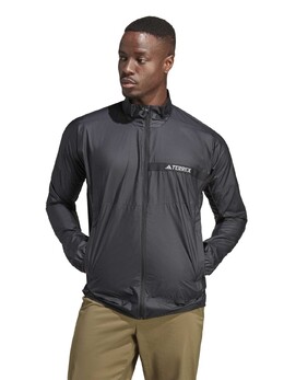 Adidas: Чёрная куртка  Terrex