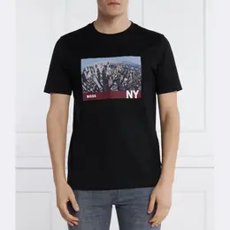 BOSS: Чёрная футболка 