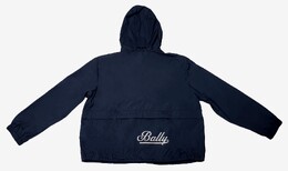 Bally: Тёмный плащ 
