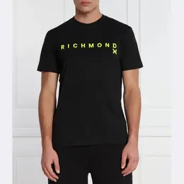 Richmond X: Чёрная футболка 