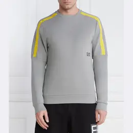 EA7: Серая толстовка 