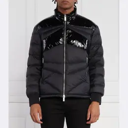 Armani Exchange: Чёрная куртка 
