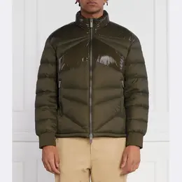 Armani Exchange: Зелёная куртка 