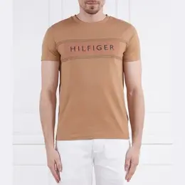 Tommy Hilfiger: Обтягивающая футболка 