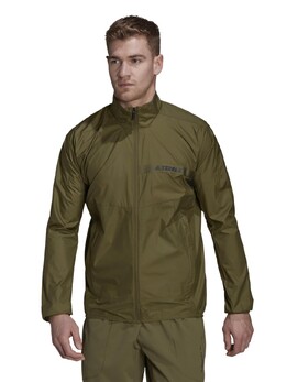 Adidas: Зелёная куртка  Terrex