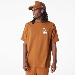 NEW ERA: Футболка  Essentials оверсайз