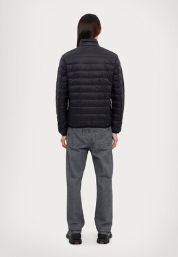 EA7 Emporio Armani: Чёрный пуховик 
