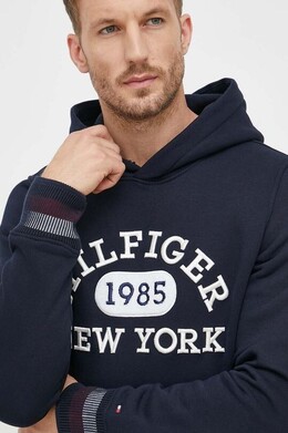 Tommy Hilfiger: Тёмная толстовка 