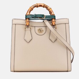 Gucci: Бежевая сумка  Bamboo