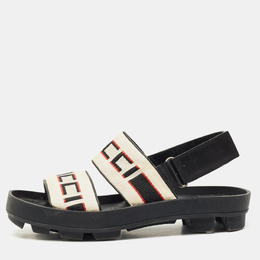 Gucci: Бежевые сандалии 