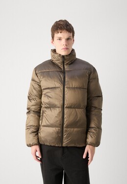 Calvin Klein: Зимний пуховик 