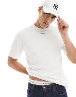 Calvin Klein: Белая футболка 