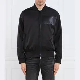 Armani Exchange: Чёрная куртка 