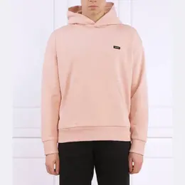 Calvin Klein: Красная толстовка 