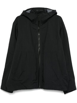 Arc'teryx: Чёрная куртка 