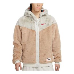 Nike: Куртка  Sportswear на меху