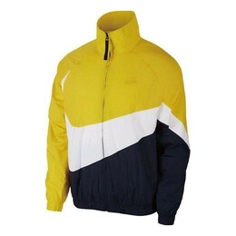 Nike: Куртка на молнии 