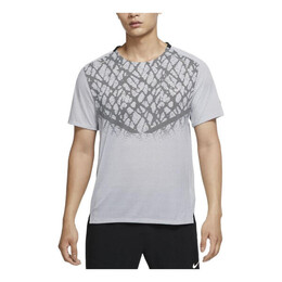 Nike: Светоотражающая футболка  Dri FIT