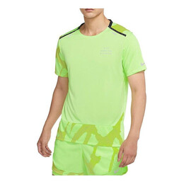 Nike: Зелёная футболка  Dri FIT