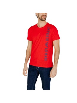 Emporio Armani: Красная футболка 